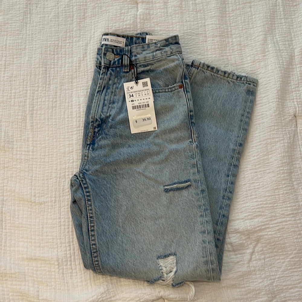 ZARA Hi Rise Mom Fit Ankle Length Ripped Jeans Size 34 / 2. Brand new!Never worn